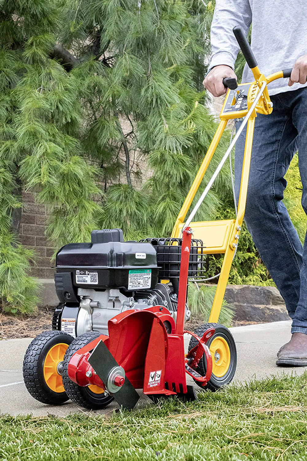 101-5.5GT-7Gas Powered Lawn Edger, 5.50 Gross Torque/3.5 Engine 7′′ Wheels